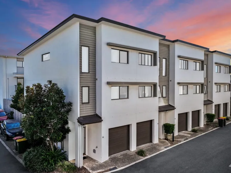 Modern Townhouse Over Three Levels