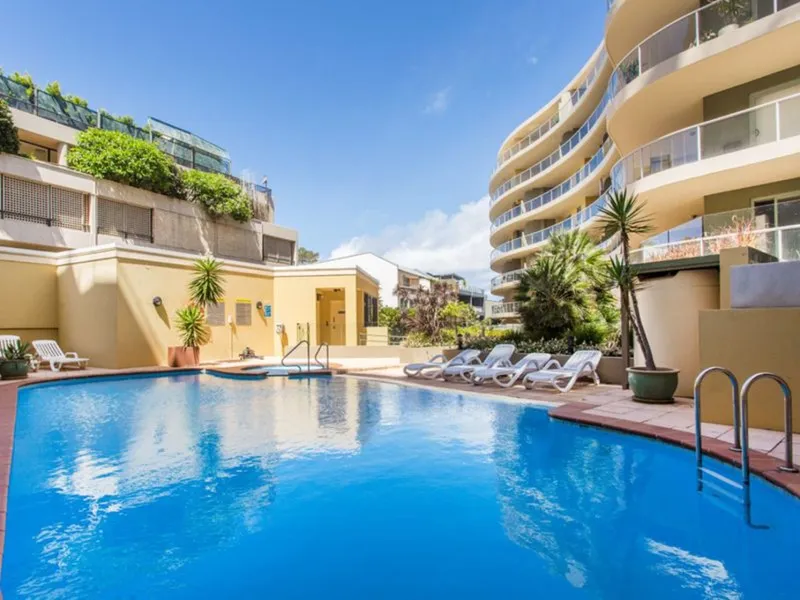 Stunning Sunlit Apartment in the Heart of Manly