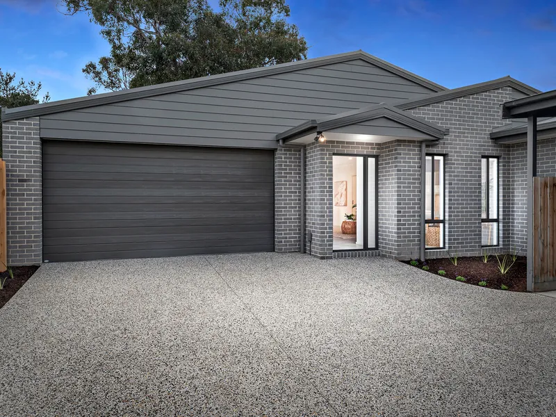 Stylish, turnkey unit in lovely location