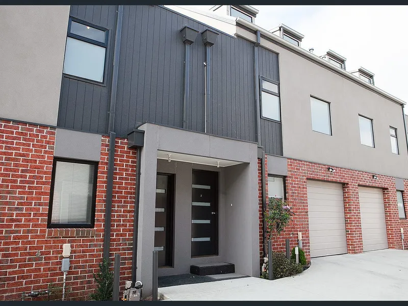 Young, Modern Three-Level Townhouse - 2 Bathrooms!