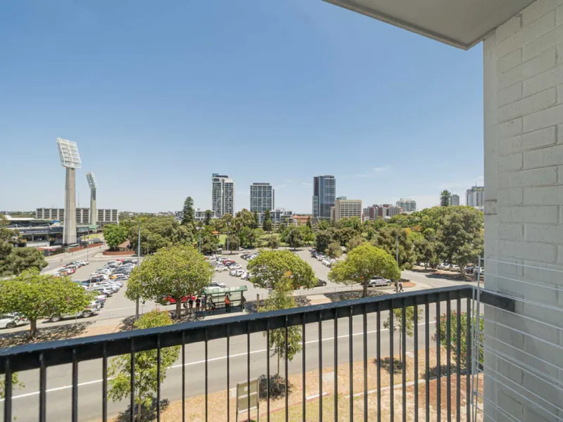 Lifestyle Location & Priced to Please