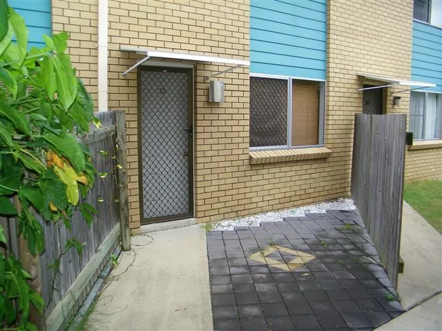 2 BEDROOM UNIT IN CENTRAL LOCATION: