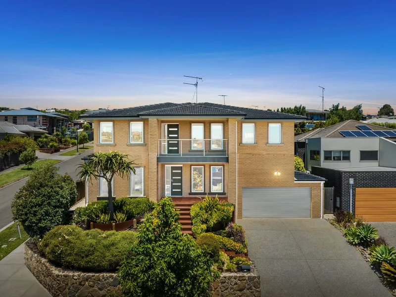 Gorgeous Family Entertainer