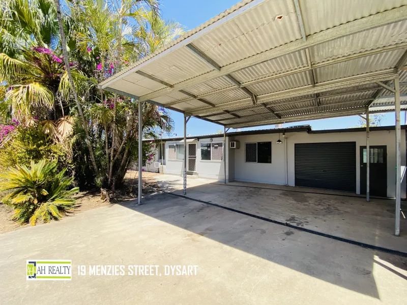 SPACIOUS FOUR BEDROOM HOME - LARGE TIMBER DECK - DOUBLE BAY SHED! EXCELLENT RENTAL RETURNS!