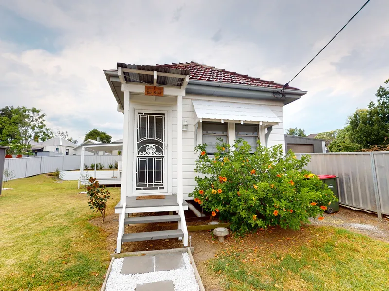 Beautiful Two Bedroom Cottage