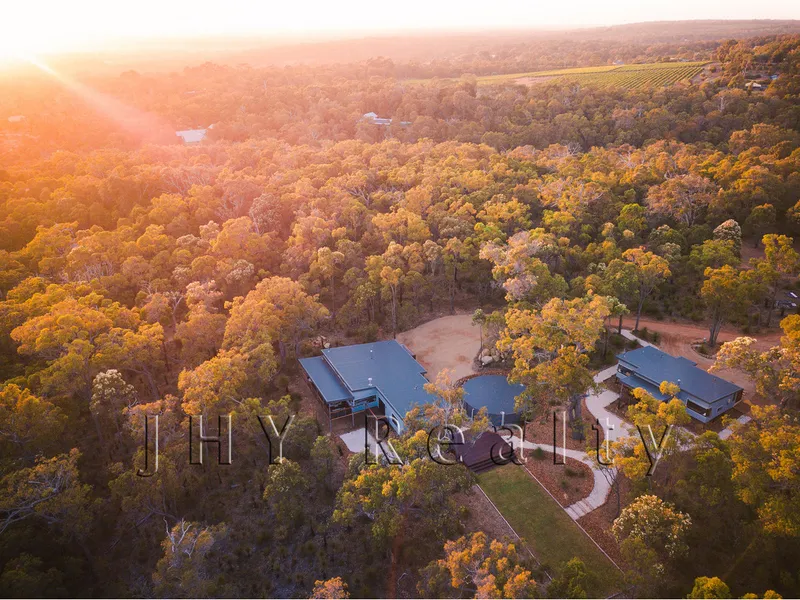 A COASTAL COUNTRY IDYLL