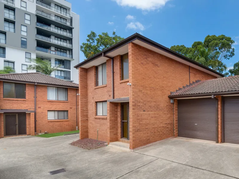 PRIME LOCATION! 500m TO CAMPBELLTOWN STATION!