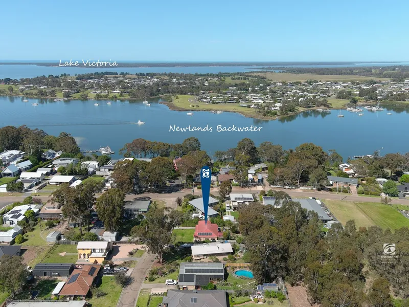 TRANQUIL LIVING BY THE WATER
