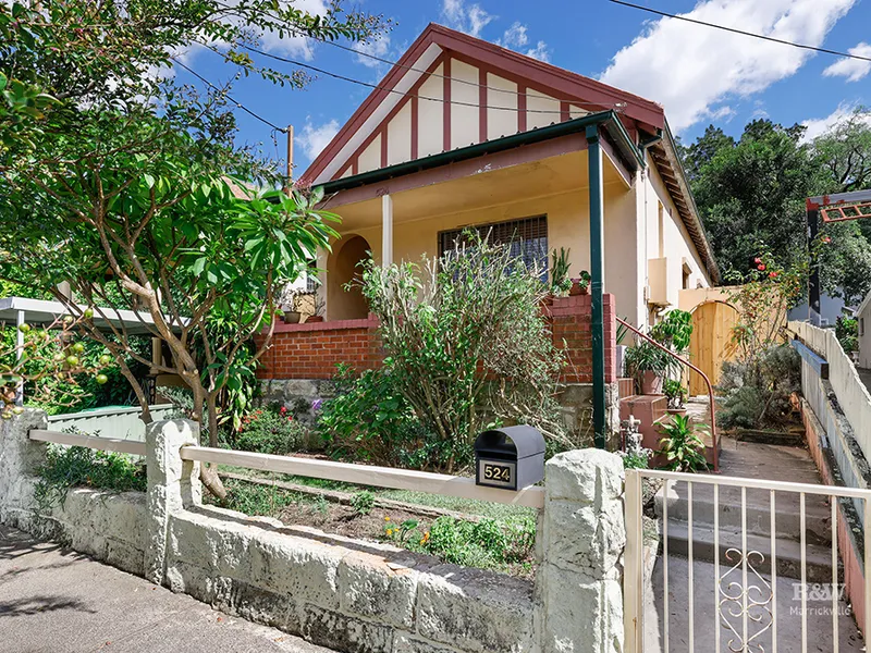AUCTION - ANDREW KNOX 0425 230 650