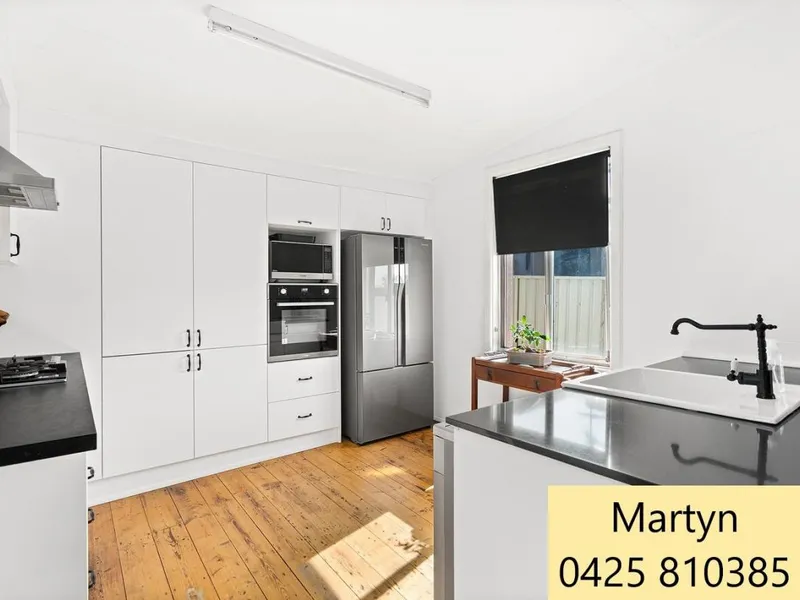 3 Bedroom Home Recently Renovated Inside