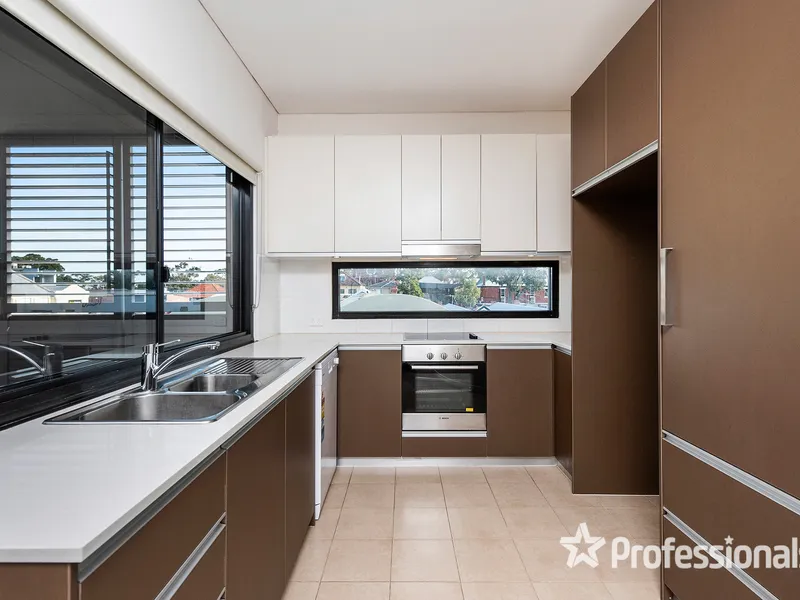 APARTMENT LIVING , IDEAL FOR FIFO !