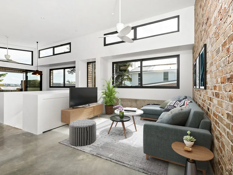 Modern Family Home - Premier Location