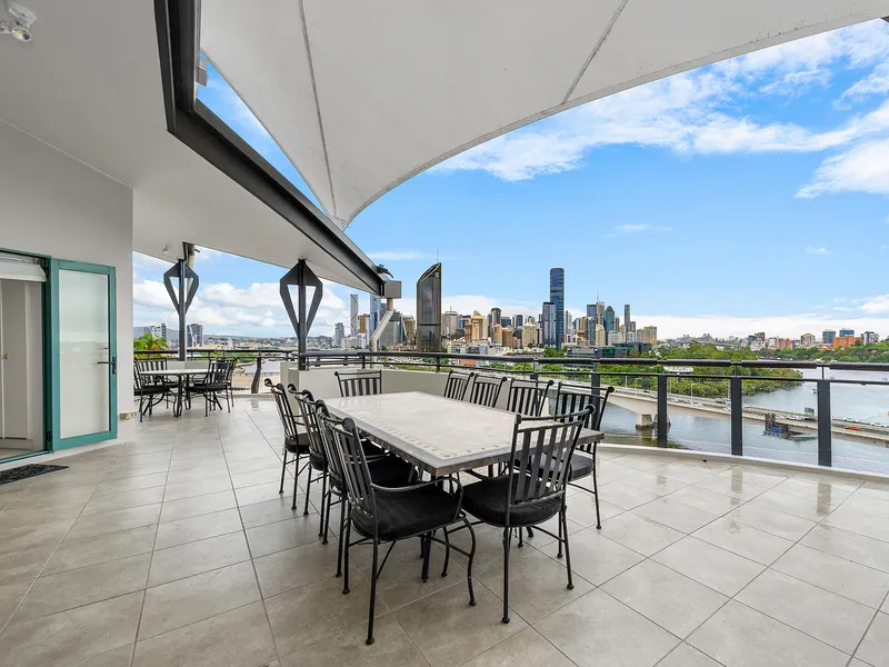 Rooftop Penthouse with Panoramic Views