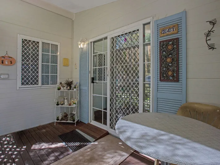 BEAUTIFULLY PRESENTED - HILLSIDE GARDEN VILLAGE