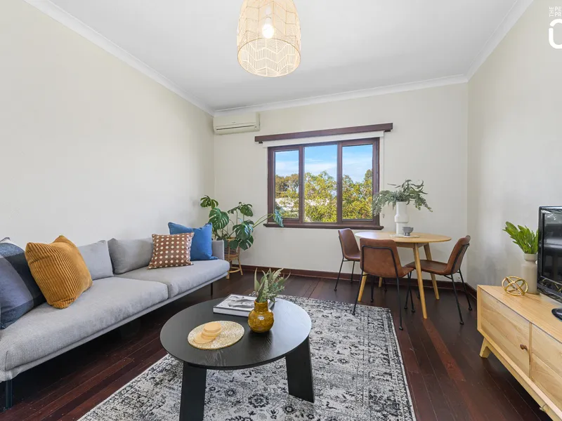 A delightful 6050 abode