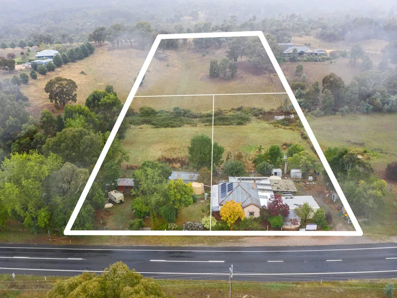 ATTENTION : INVESTORS, RETIREES ,SINGLES, FAMILIES, FIRST HOME BUYERS.....LOCATION !!!!..house,3 titles, 5 acres