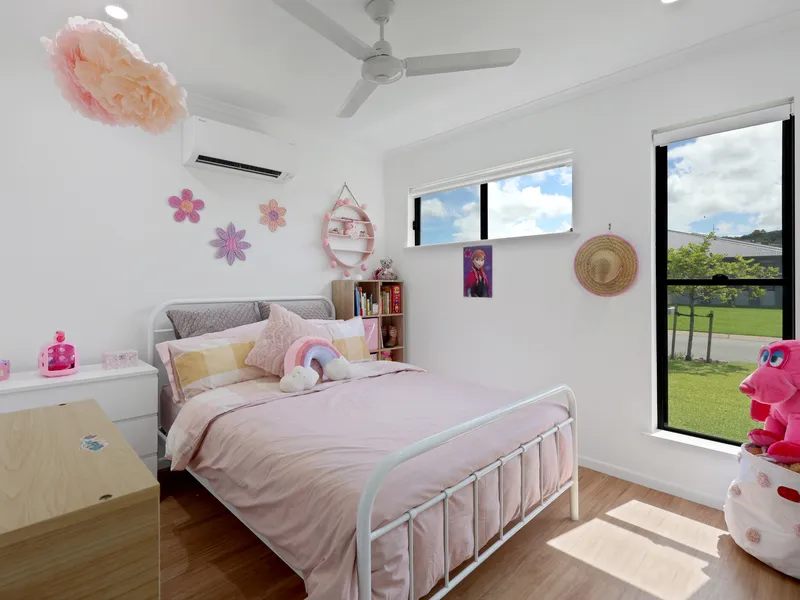 !!!!RELUCTANT SALE!!!! SINGLE MUM HAS ASKED AS TO RALLY THE CROWD AND COME FORTH TO CONSIDER PURCHASING THIS NEWLY BUILT HOME, KERRISDALE ESTATE.