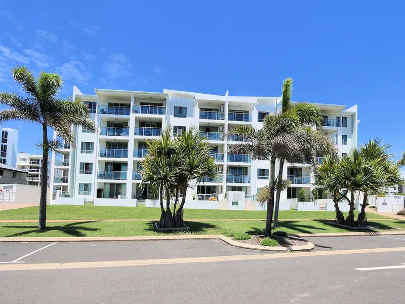 BARGARA OCEAN AND GOLF COURSE VIEWS.