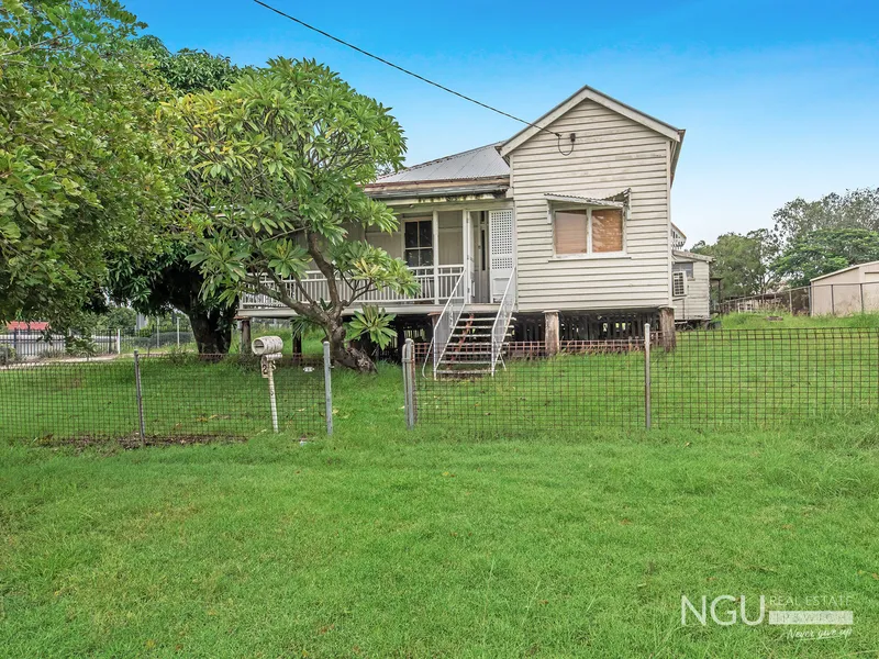 THREE BEDROOM, THREE BATHROOM COLONIAL RENOVATOR ON A 1,285M2 BLOCK WITH TWO (2) TITLES – NO EXPENSIVE SUB-DIVISION REQUIRED!