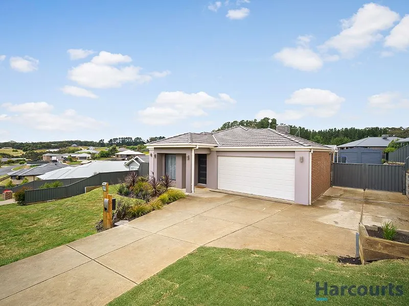 Family Home on Large Elevated Block With Side Access & Shed!