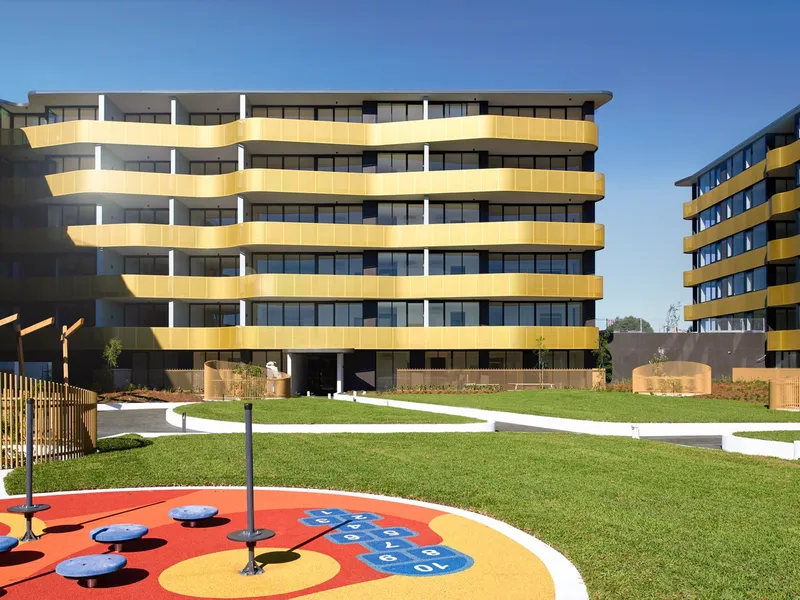 Stunning top floor 2 bed, 2 bath, 2 car with northern views to the CBD skyline.