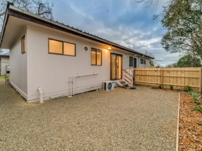 Moments To All Amenities - Water Usage & Gardening Included