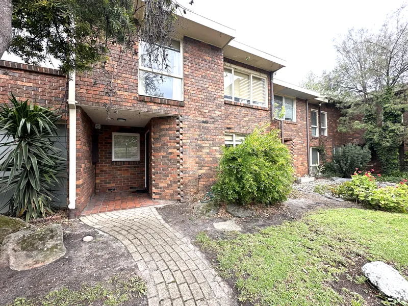 Renovated two bedroom townhouse