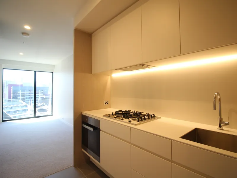 Fully Furnished one bedroom in Marina Tower!