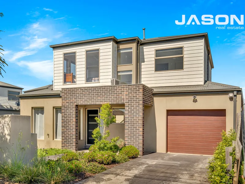 Beautifully Presented Townhouse with Street Frontage