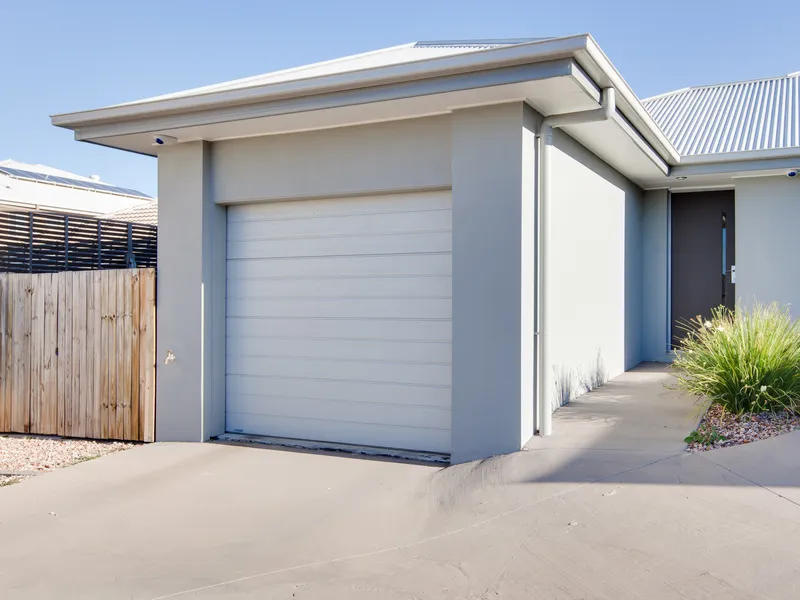 Perfect first home or investment in Springfield Lakes!