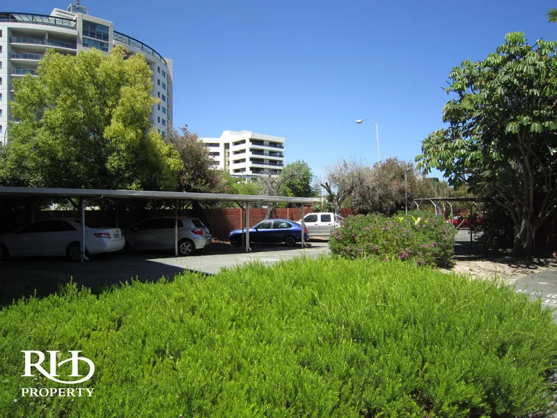 Minutes from the South Perth Foreshore