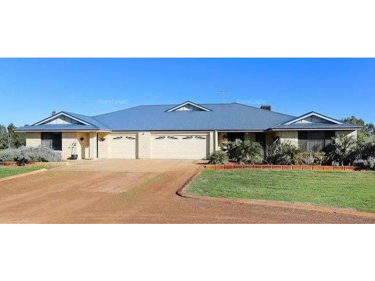 5 1/2 ACRES,6 BED 2 BATH PLUS GRANNY FLAT