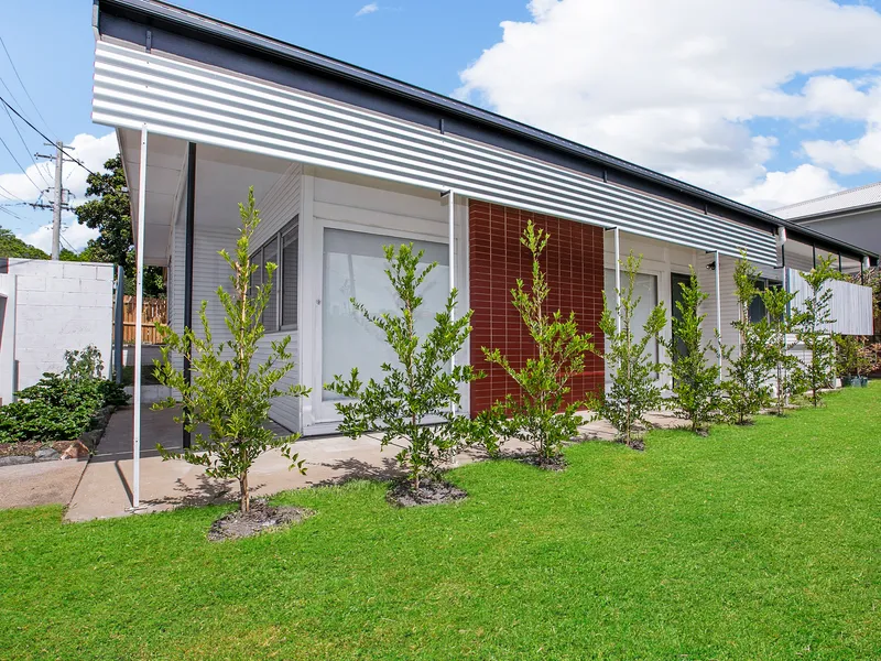 Retro Charm Cottage in Great Location