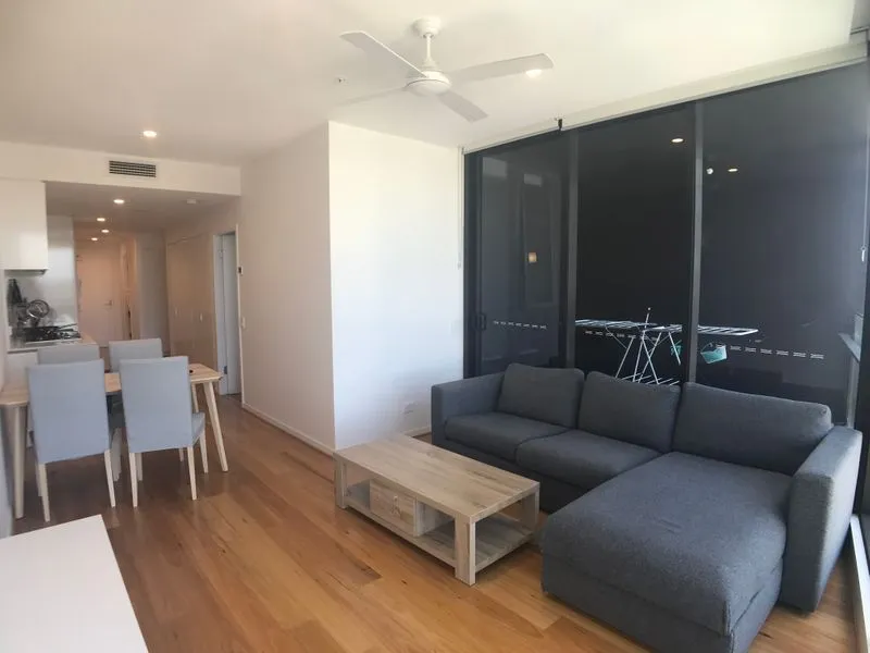 Newstead Furnished 2 Bed Close to Everything you Need Downstairs!!