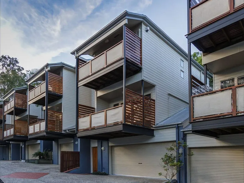 Quiet Leafy Pocket in Taringa