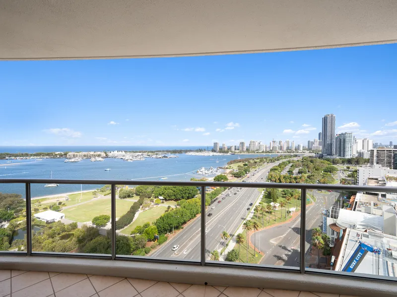 Glamourous Views Allround