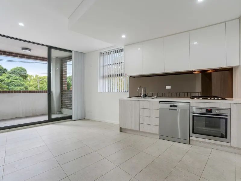 UNIQUE THREE BEDROOM APARTMENT