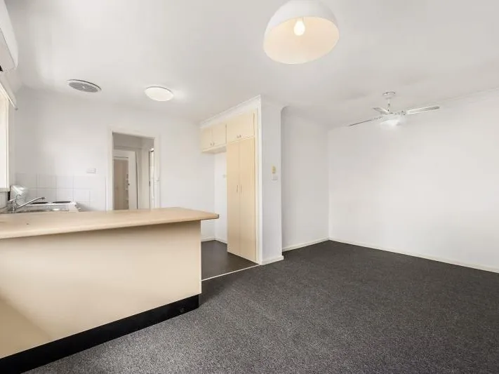 $350 Per Week - Quiet and Secure Living - WATER USAGE INCLUDED