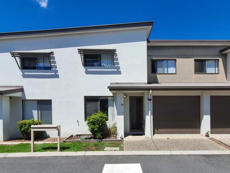 3 bedroom plus courtyard with a great return! PERFECT FOR INVESTORS OR OWNER OCCUPIERS