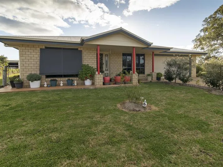 This Is Big! Big On Size, Big On Style & Big 4 Bay Shed!