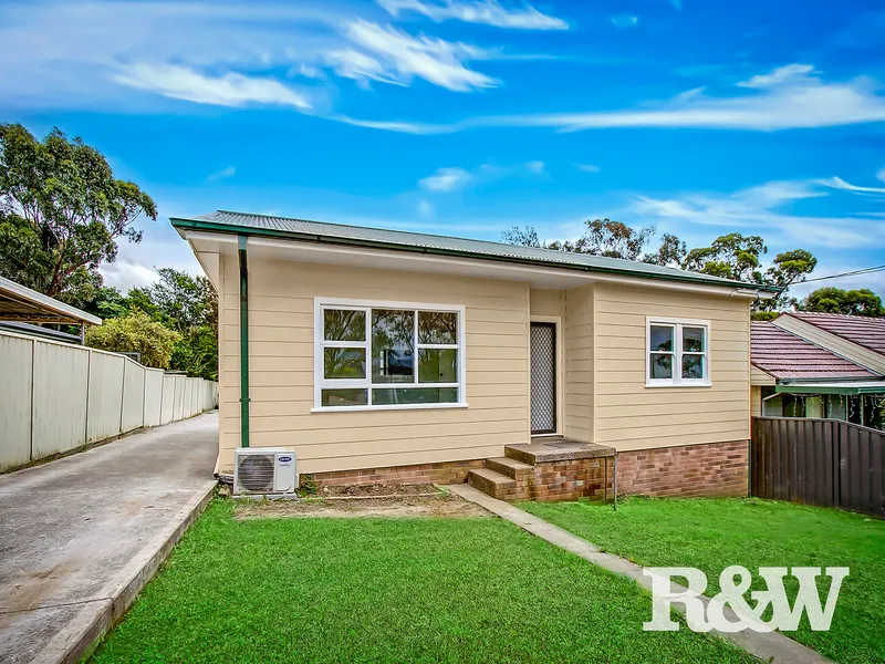 HOUSE & GRANNY FLAT IN PRIME LOCATION!
