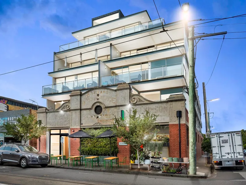 Cosmopolitan St Kilda at its best