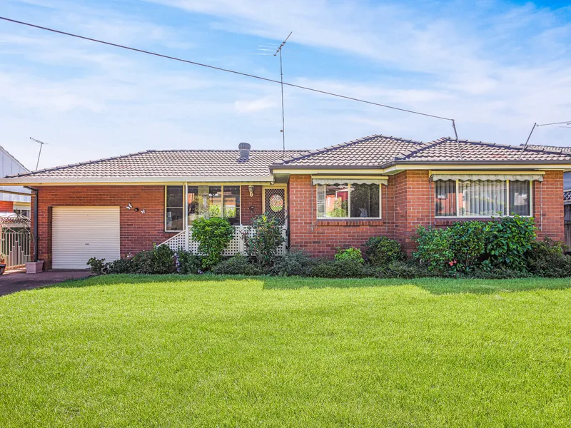 PERFECT FOR GROWING FAMILY !!