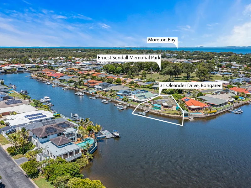 BONGAREE CANAL RESIDENCE WITH A SWEEPING PANORAMA