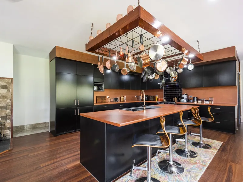 Discover the Ultimate Horse Property Retreat!