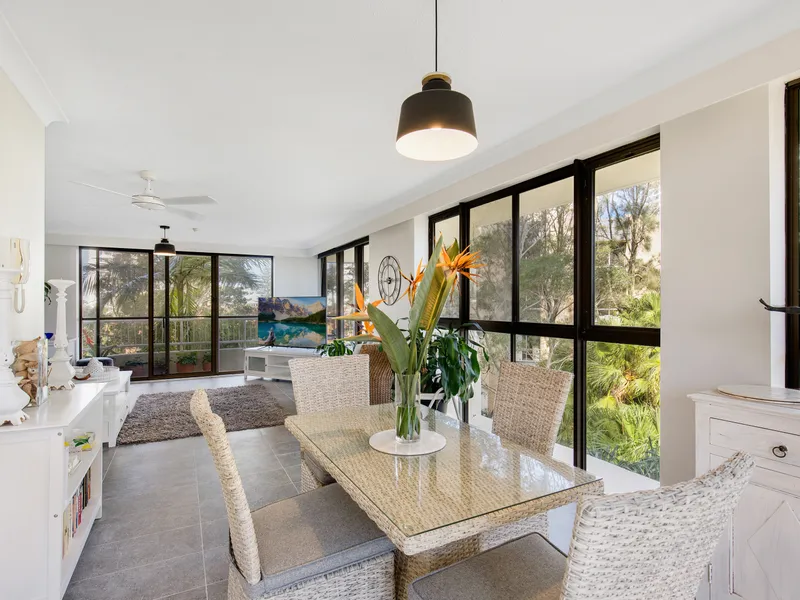 RARE BEACHSIDE 3 BEDROOM MODERN APARTMENT