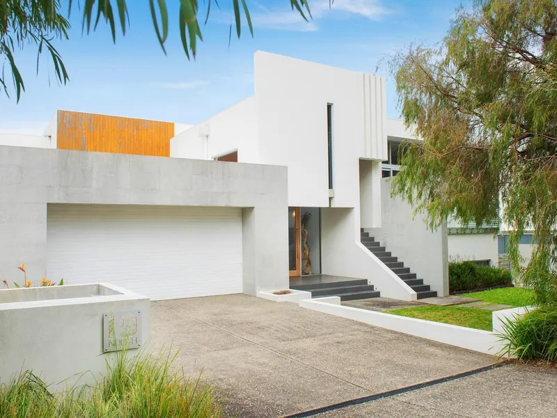 ELEGANT COASTAL LIVING AT IT'S FINEST!!