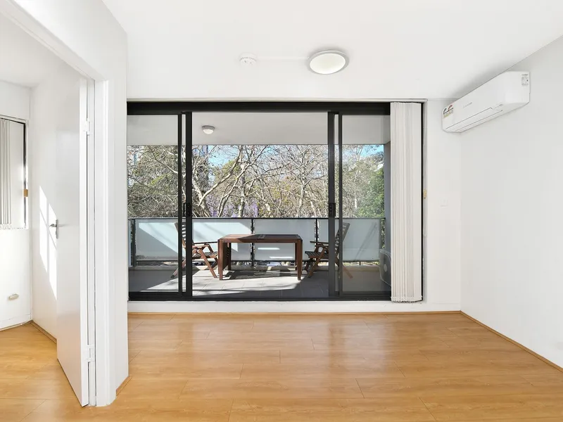 Newtown's Dual-Level Gem with Sunlit Balconies