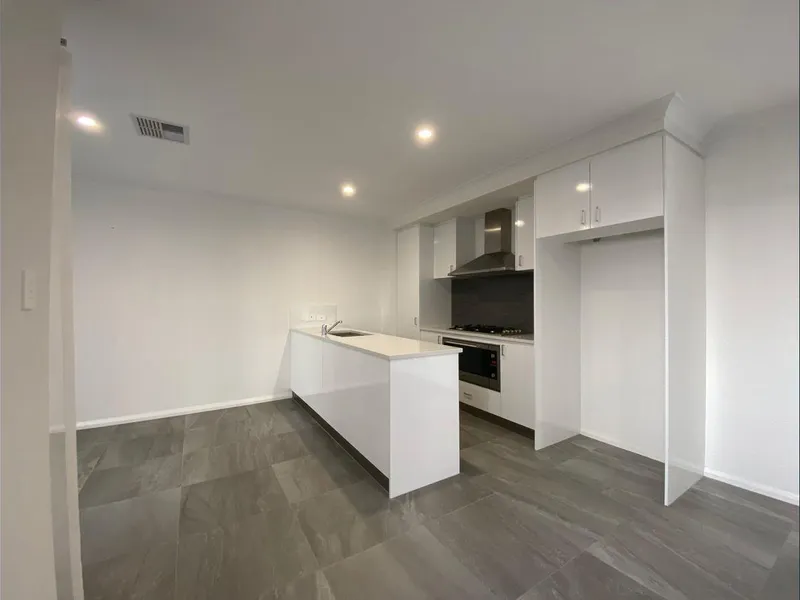 Low-maintenance Modern Townhouse