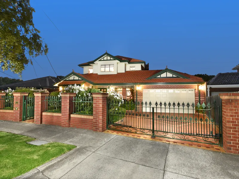 EDWARDIAN INFLUENCED WITH PARKLAND VIEWS 